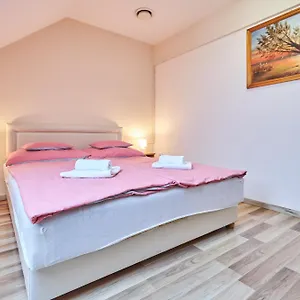 Pensjonat Ada Apartmanhaz, Hajdúszoboszló